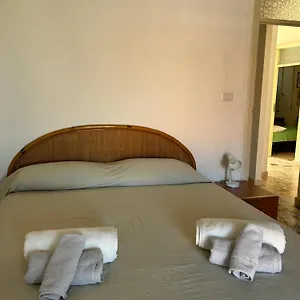 https://casa-degli-aranci-montagnareale.sicilyhotelsitaly.net
